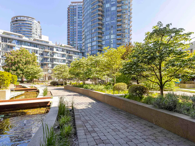 RARE-4BD/3BTH CityTownHouse W-Rooftop ~Hottub/Pool