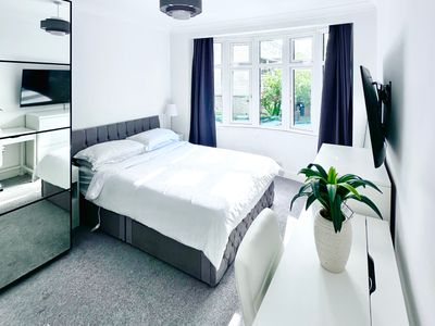 Spacious 3BR Home w/ easy access to Central London