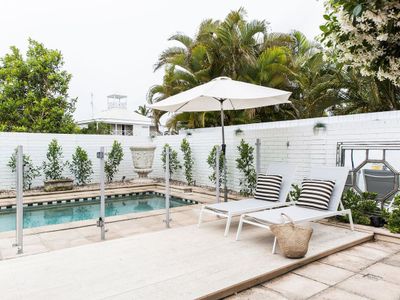 1/33 Noosa Parade – stylish privacy in paradise.