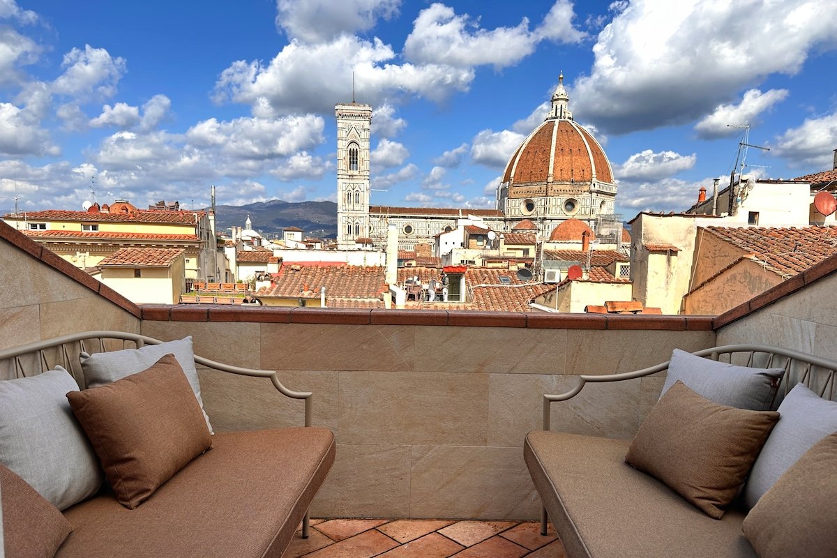 Renascentia penthouse with terrace gallery image 2