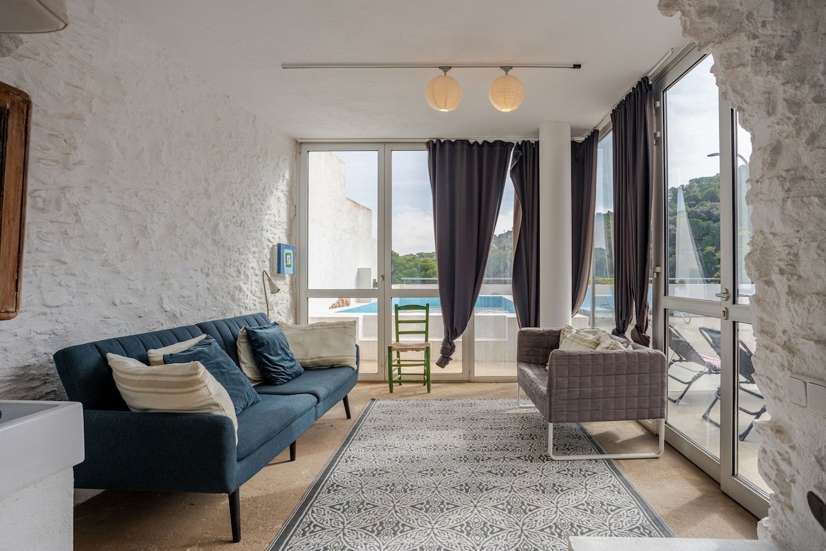 Fabulosa casa en el centro con piscina y parking. gallery image 4