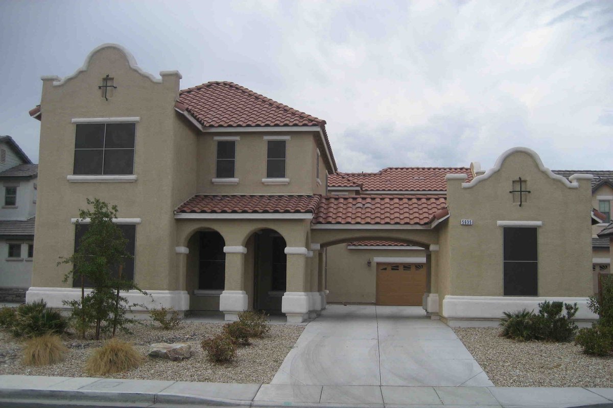 Mini Castle 7 Bedrooms 10 Queen beds, Pool NEW