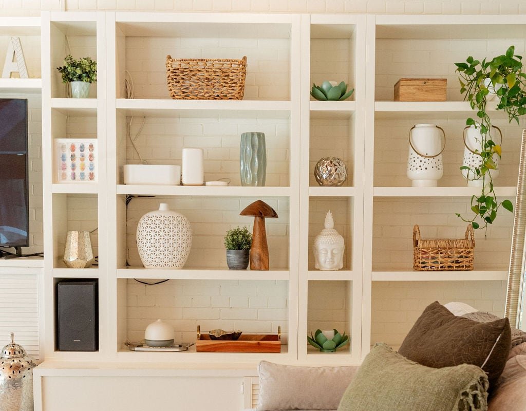 Stunning & Spacious Heritage Home in Bridal Path gallery image 5