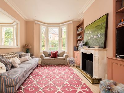 Battersea Park 3 Bedroom Residence