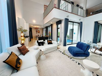 曼谷市中心七卧室独栋豪华泳池别墅