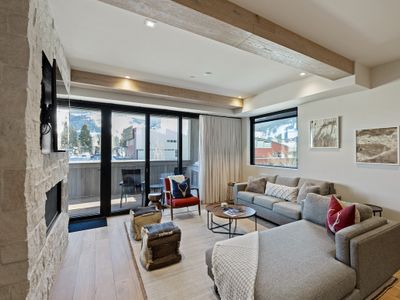 Holiday Hideaway | Hot Tub & Mountain Views