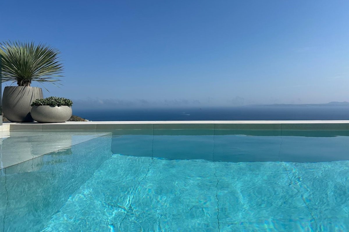 Luxury villa with view. Concierge service included gallery image 3
