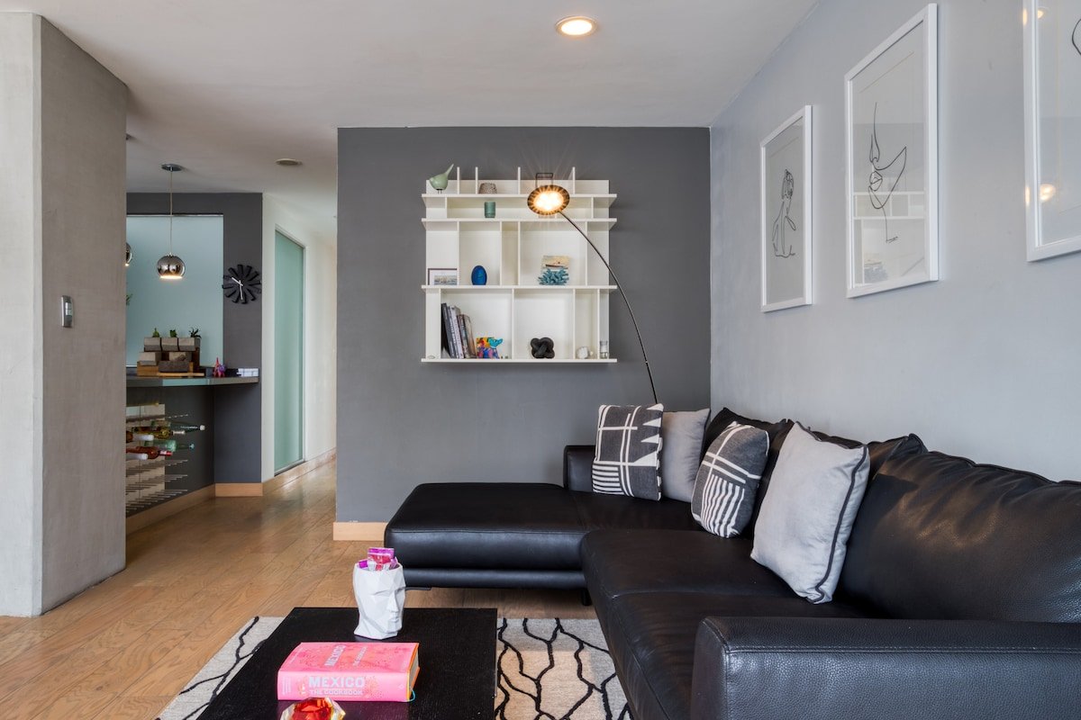 2Br Jacuzzi Art Penthouse | Panoramic view gallery image 3