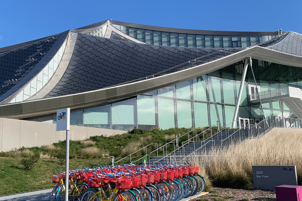 Home new Modern 4 Bed Downtown Mountain View gallery image 4