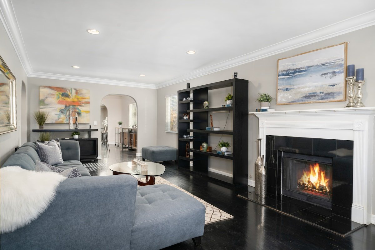 118 Sherman Oaks Family Home gallery image 4