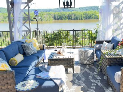 Castle Vue Villa & Outdoor Oasis (River Views)