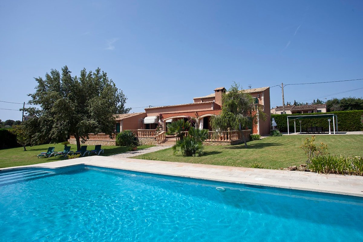 Es Fasser. Big Beach Finca For Families gallery image 3