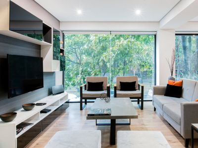 Luxury and Modern 2 Bedrooms Spacious Apartment
