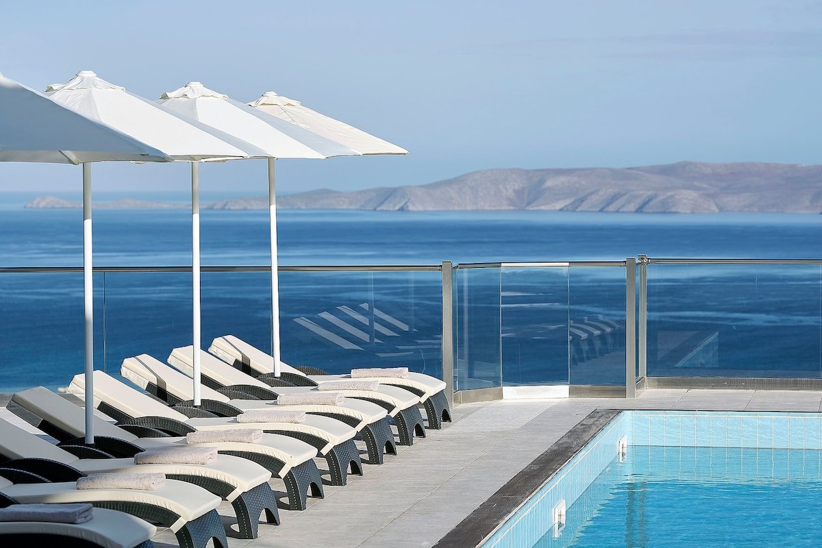 Breathtaking views at an amazing location gallery image 2