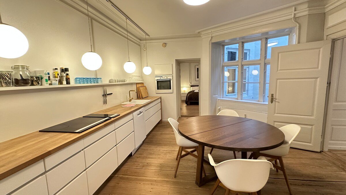 Admiral’s apartment I gallery image 4