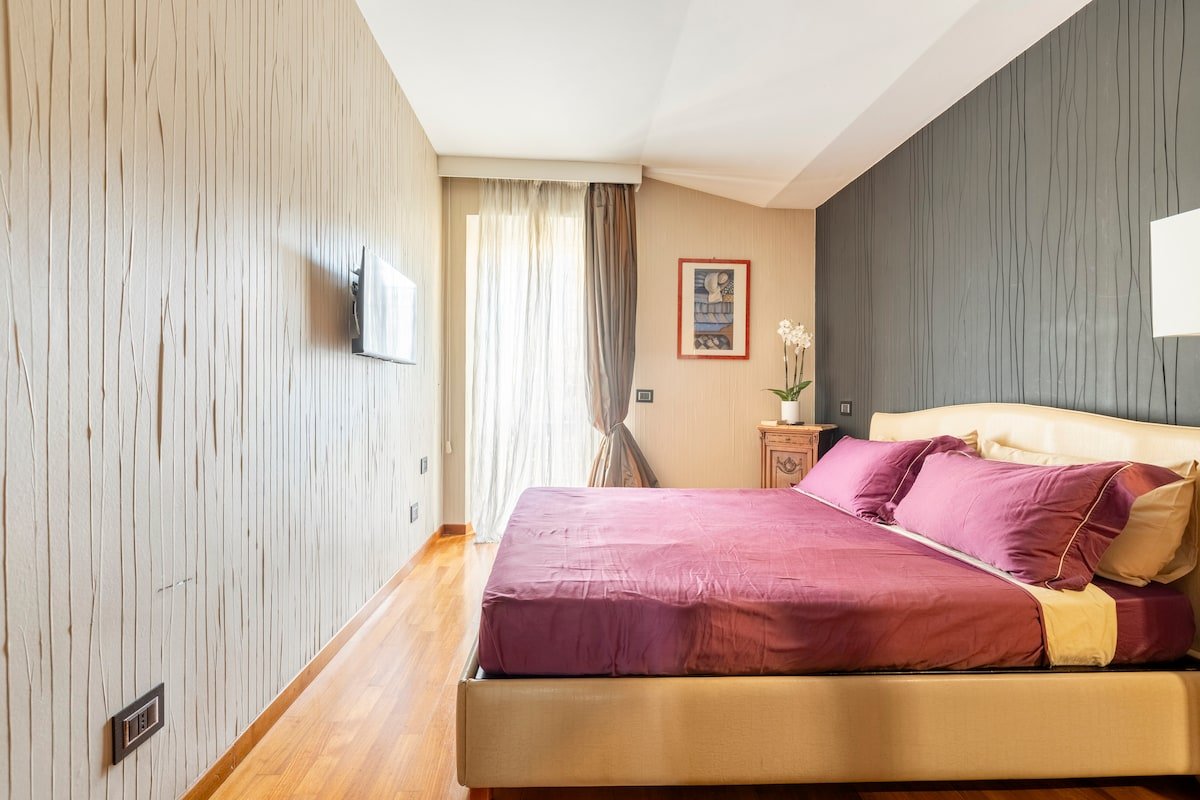 DolceVita: 5 steps to Trevi Fountain&Spain Square! gallery image 5