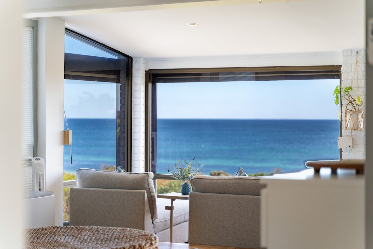 Beachfront Villa by Peppy Beach Retreats® gallery image 2