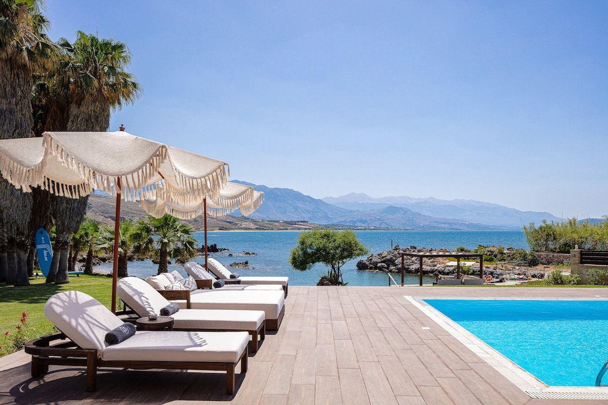 Villa Lygia-Beachside Luxury Redefined: by etouri gallery image 3