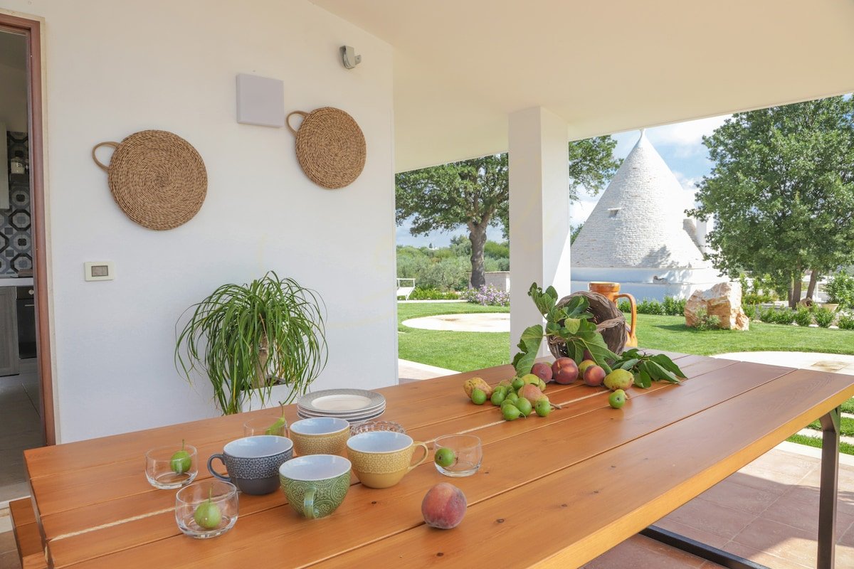 TD Trulli Saveni Trulli with Pool Near the Centre gallery image 4