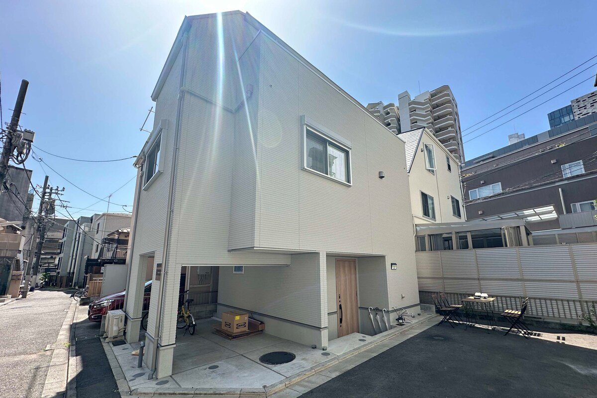 新宿中心地段的静谧温馨之家，徒步到商圈和美食街，走3分钟到车站，3年新筑可停车，采光通风优秀 gallery image 3