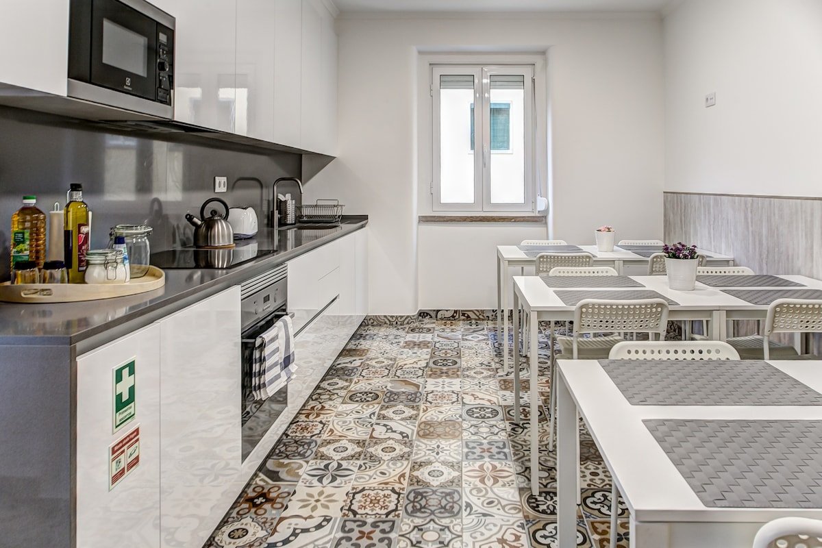 Home Out 2E – Apartment at City Center w/ Parking gallery image 2