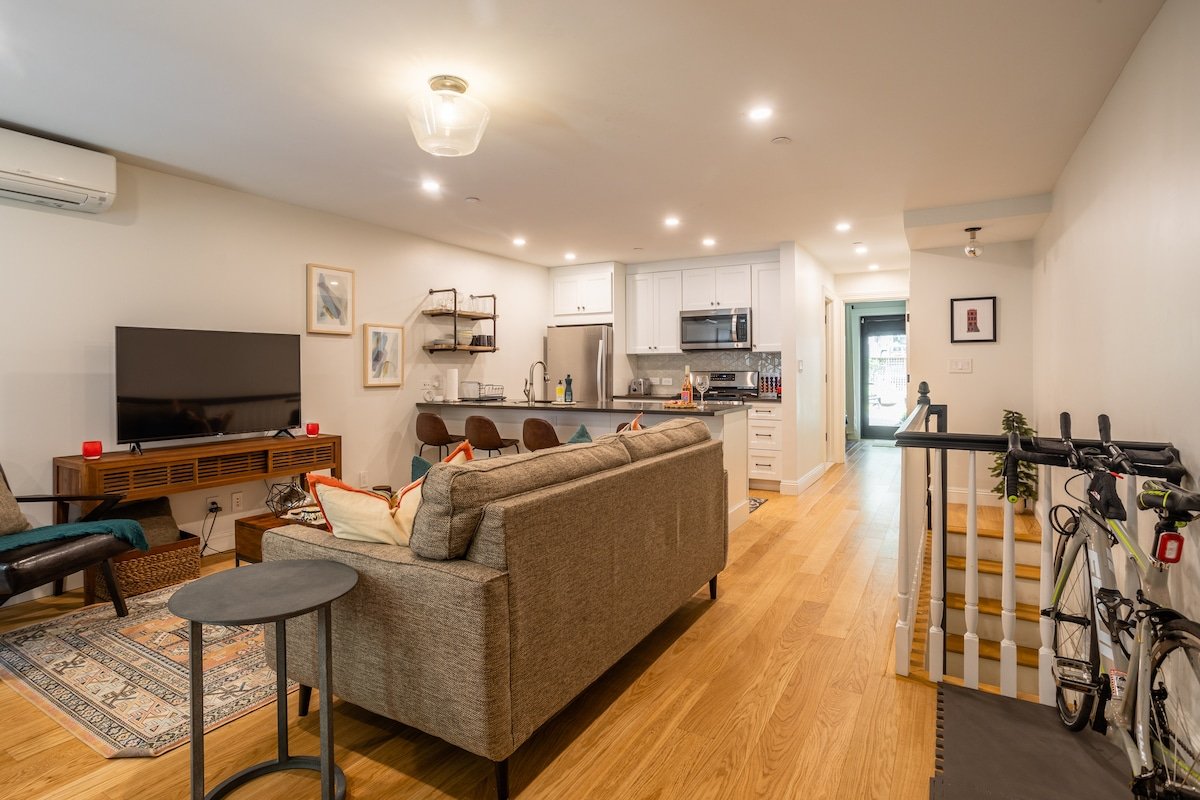 Brownstone living in the heart of Park Slope gallery image 2