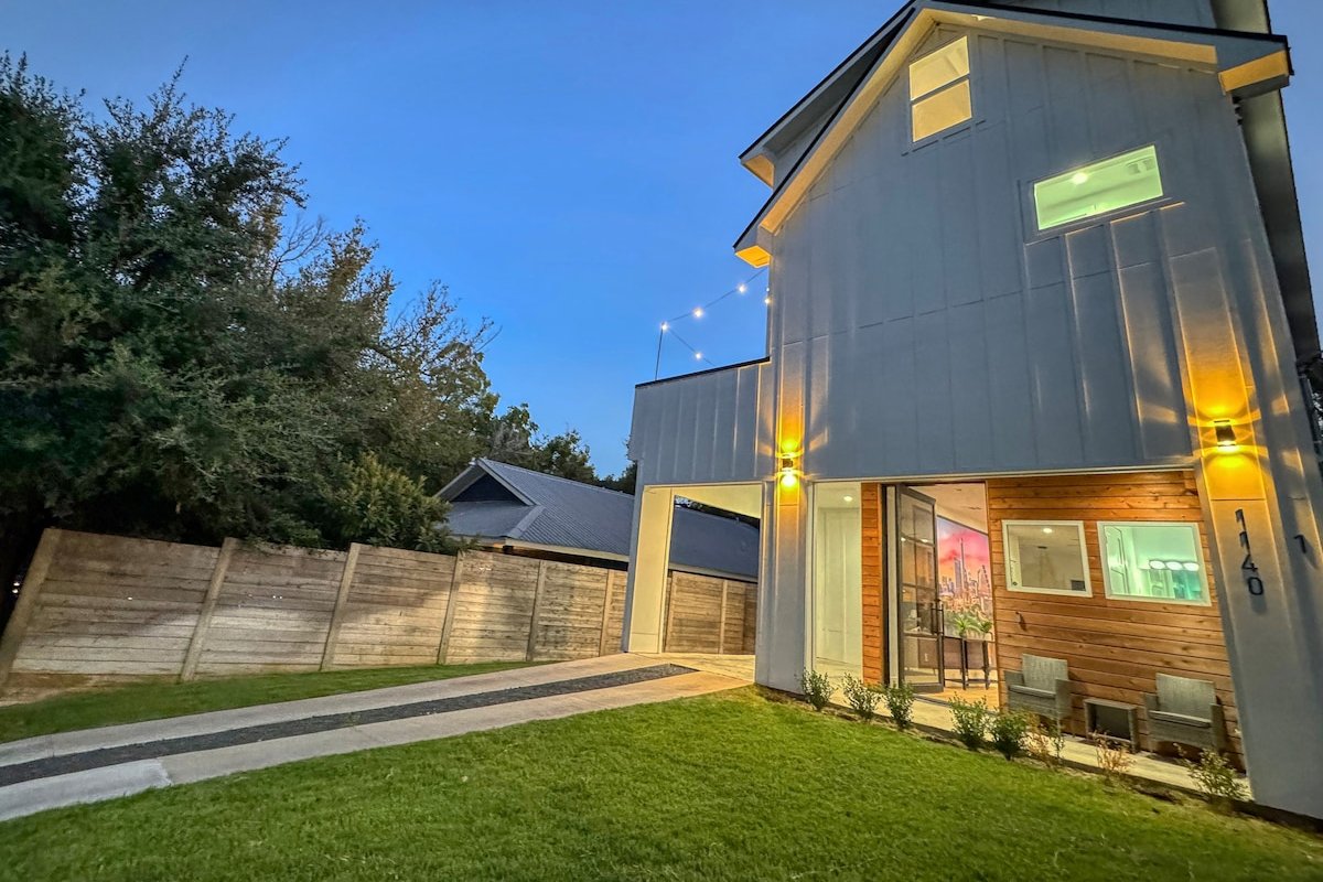 Texas-Themed Home gallery image 2