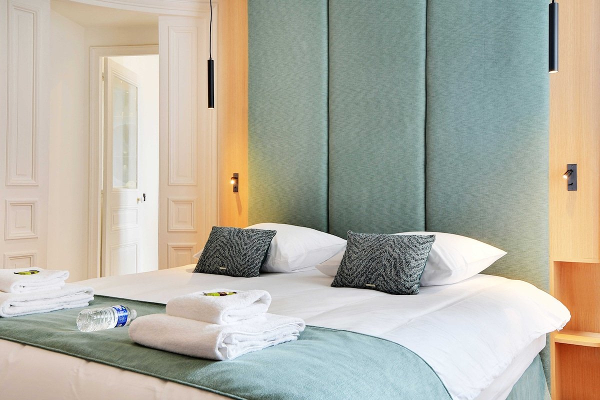 Exceptional Property with 4 Bedrooms at the Louvre gallery image 4