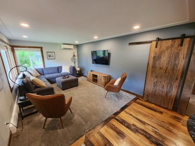 Luxurious remodel near historic downtown Hudson!