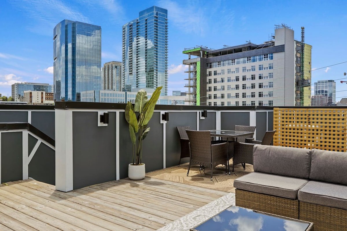 Night Lounge | Luxe Rooftop Retreat + City Views gallery image 3