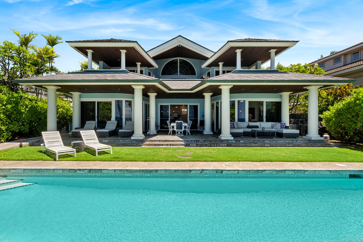 Kona Blue: Beachfront w/ Private Pool, AC & Views