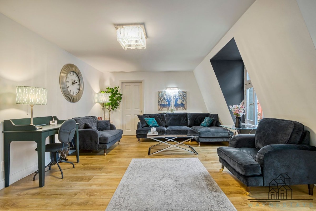 Spectacular 2 Bed Mayfair gallery image 2