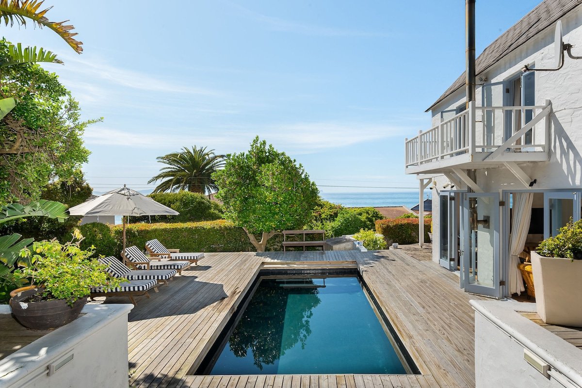 The Rafters Villa I Kalk Bay I HotTub I Sea Views gallery image 2