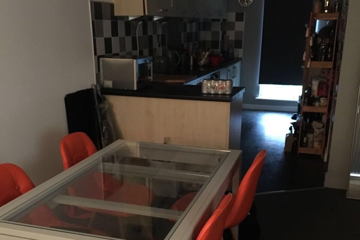 2 Bed 2 Bath, Canal Side Apartment Manchester gallery image 5