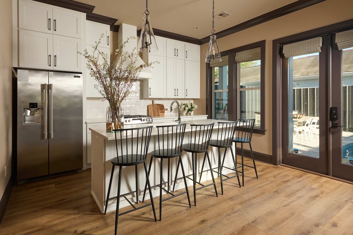 Chic, Marigny Home | Heated Pool gallery image 5