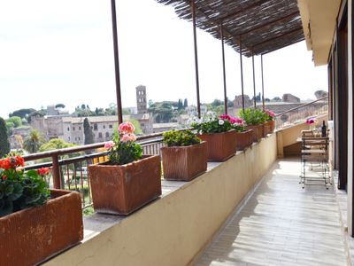 Penthouse with view near the Colosseum
