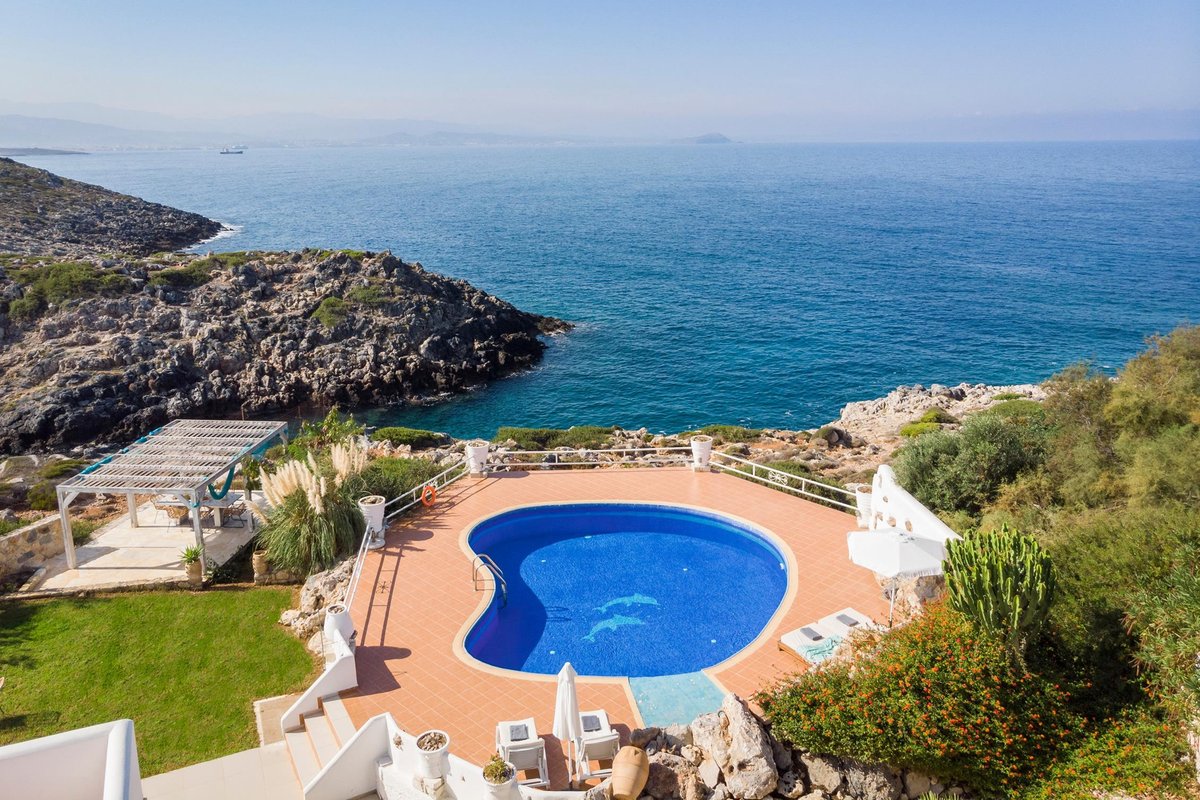 Luxury villa near Beach, with Private Pool & Views