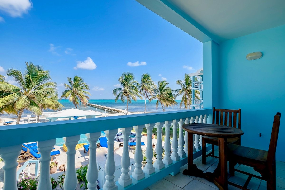 A5-6: Two neighboring condos=privacy in a group! gallery image 4