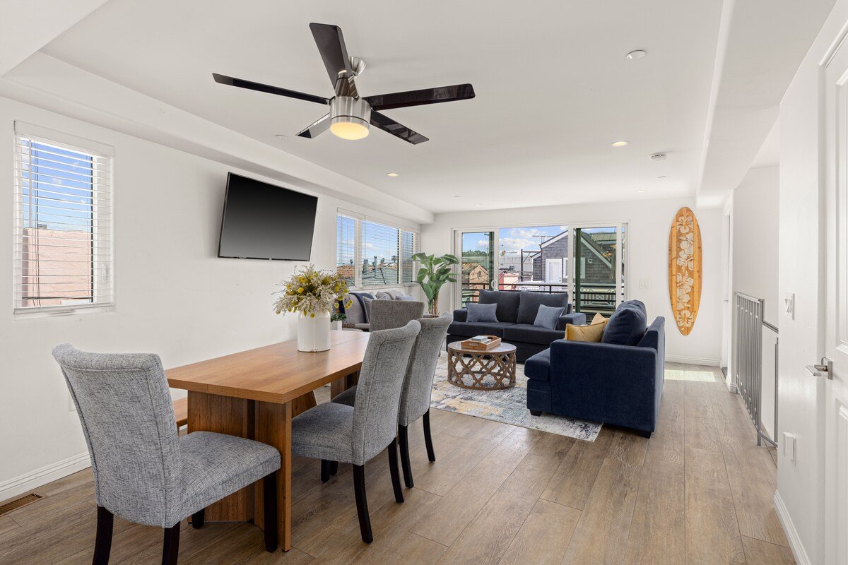 Single Family | Steps to Bay & Beach & Shops gallery image 4