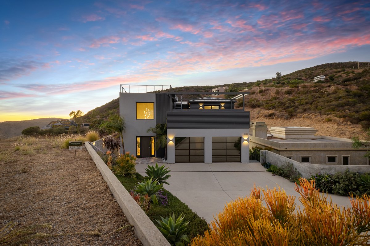 Malibu Canyon | Ocean & Mountain Views + Balcony