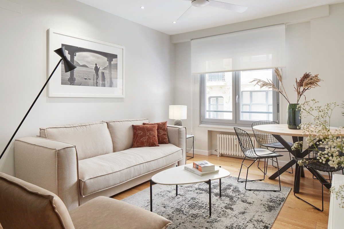 Arrasate 2 by FeelFree Rentals gallery image 2