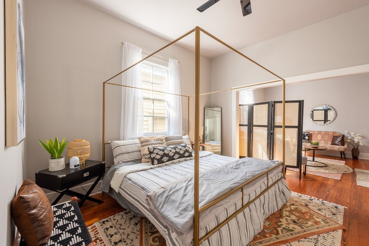 RARE Uptown Treasure – Excellent for Groups!! gallery image 5