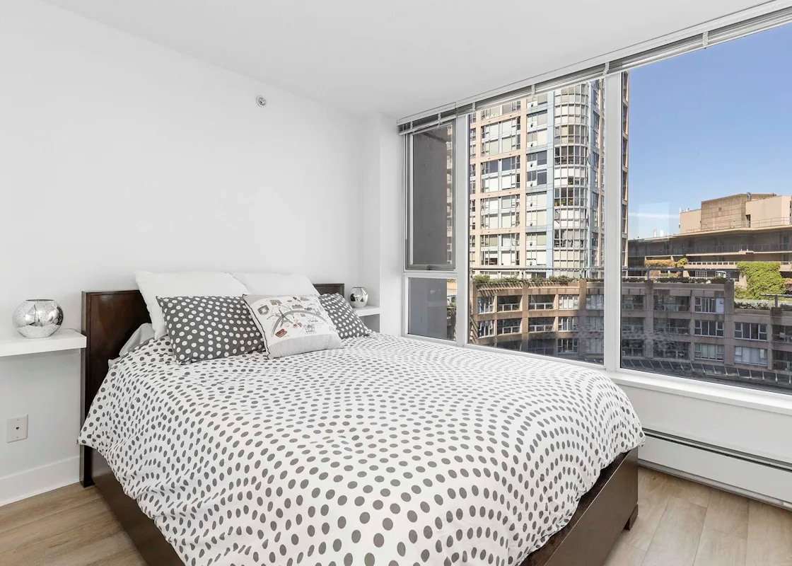 RARE-4BD/3BTH CityTownHouse W-Rooftop ~Hottub/Pool gallery image 4