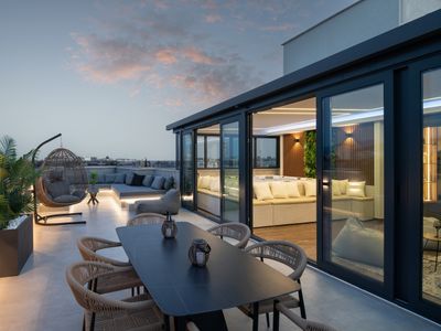 Luxurious Penthouse with Jacuzzi – Town Centre