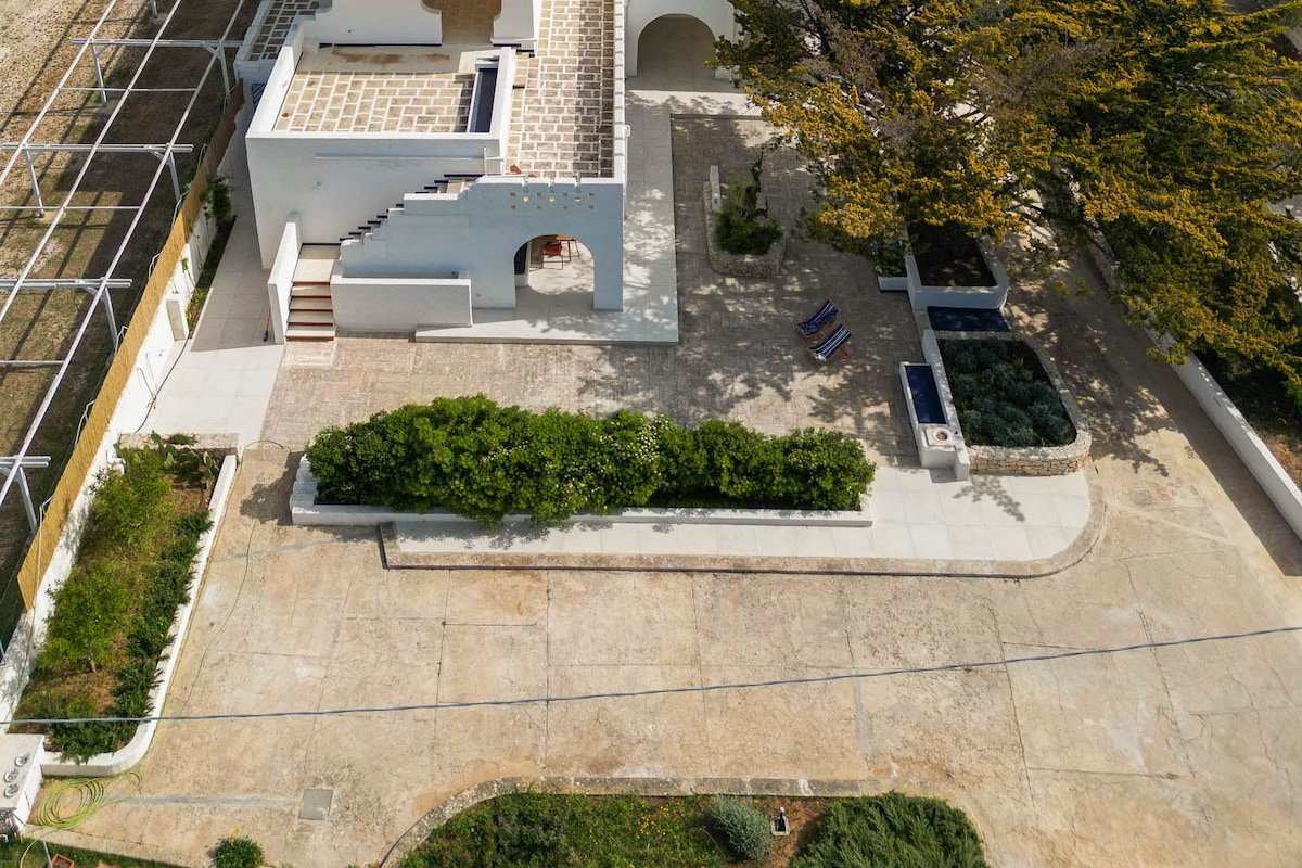 Comfortable villa just on the beach, 4 bedrooms gallery image 5