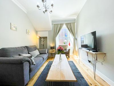 Charming 3 Bed Apartment in The Old Town
