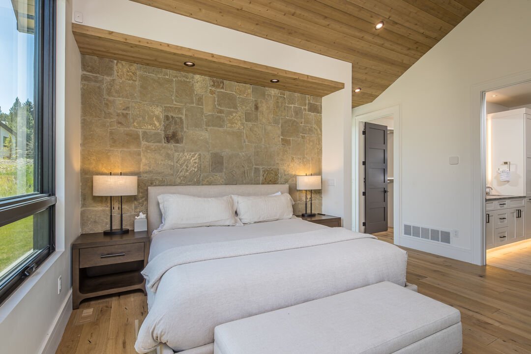 New! Big Sky Luxury | Mountain Views + Hot Tub gallery image 3