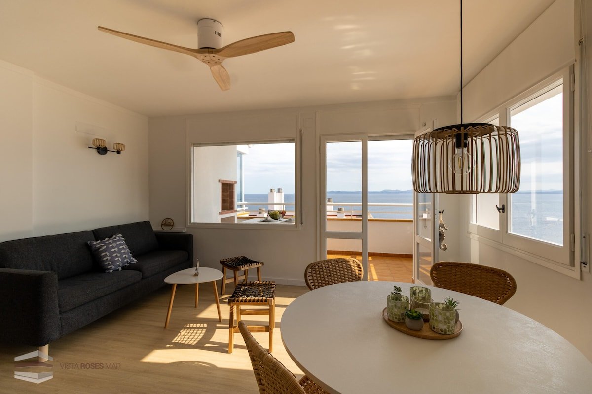 Penthouse with sea views, two bedrooms with direct gallery image 4