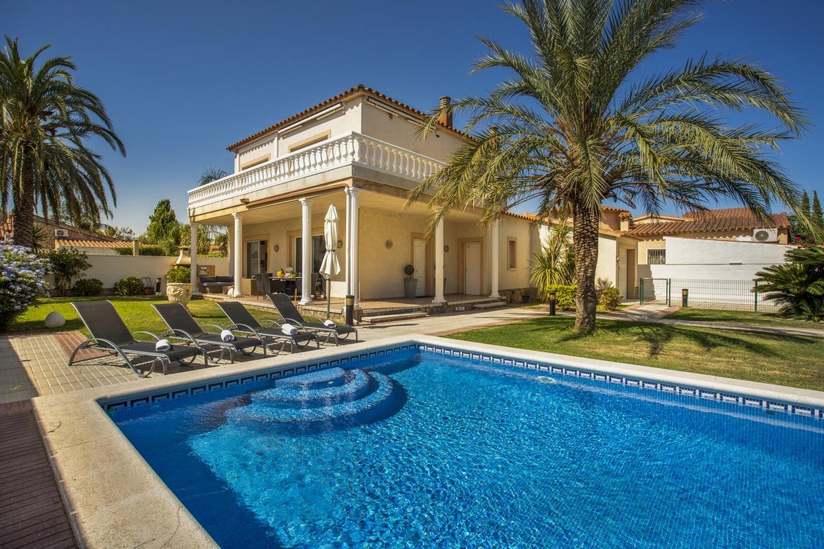 Nice house with 3 bedrooms and pool in Alberes sec