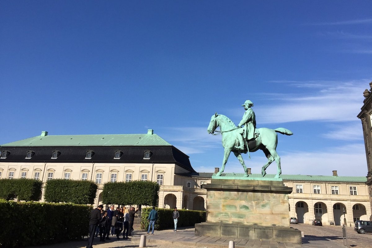 Spacious,Luxury Holiday Home in Historic Center. gallery image 3